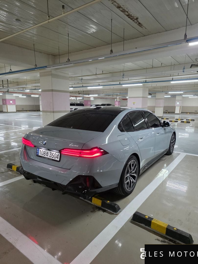 BMW 5 Series (G60) 2025 — миниатюра 7