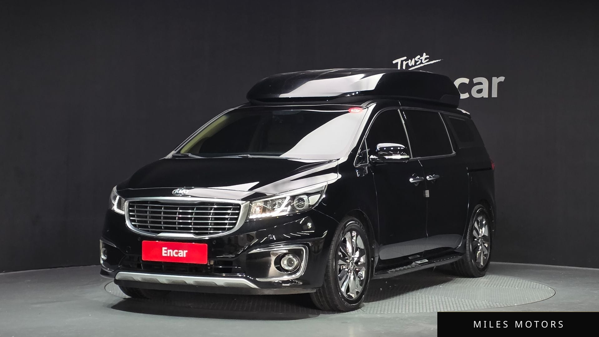 Kia Canival 2016 — фото 1 из 12