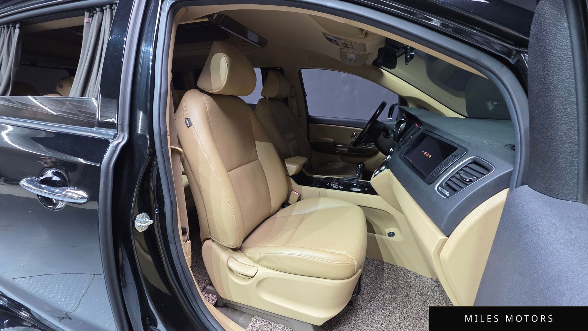 Kia Canival 2016 — миниатюра 10