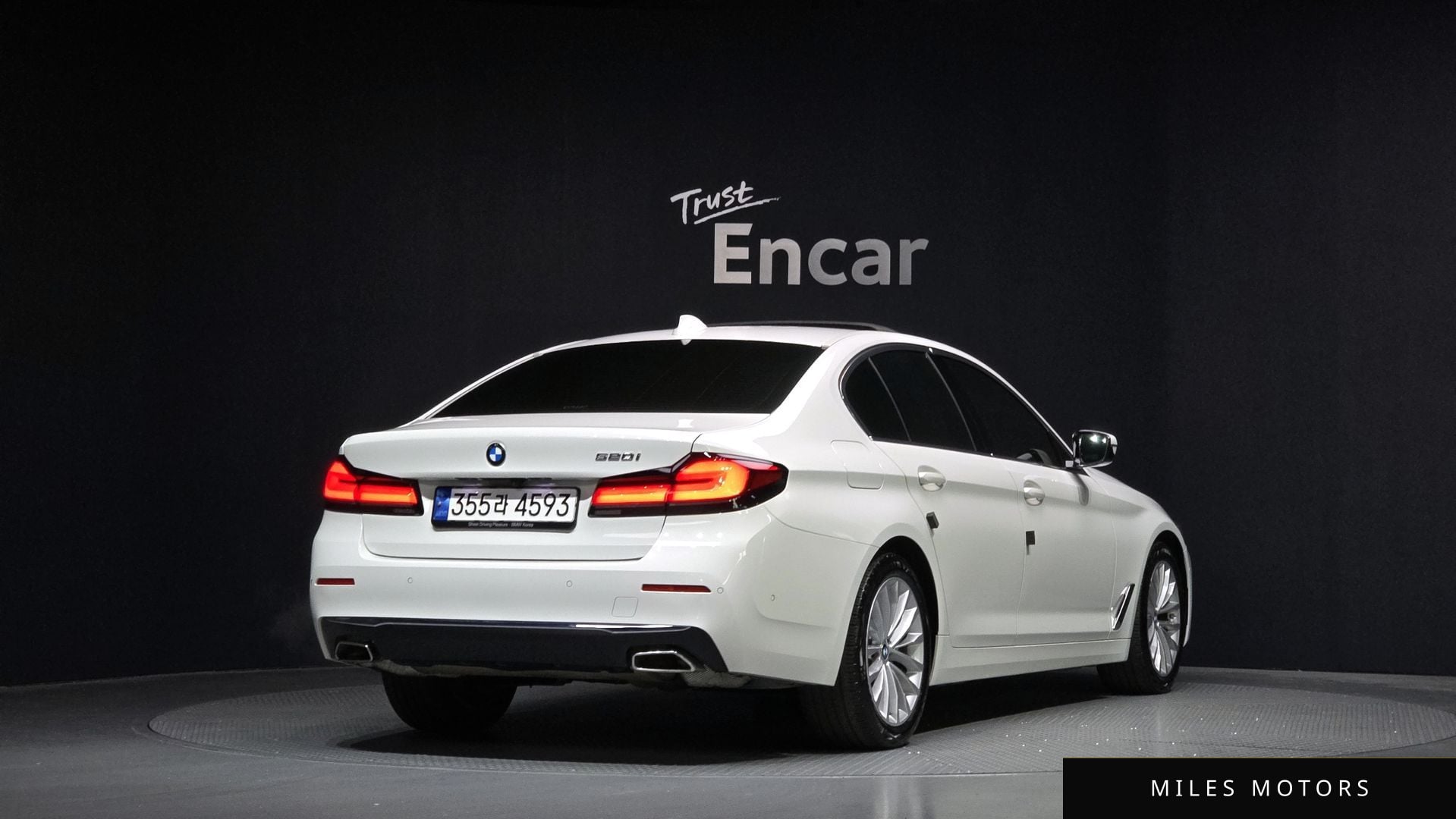 BMW 5 Series (G30) 2023 — миниатюра 2