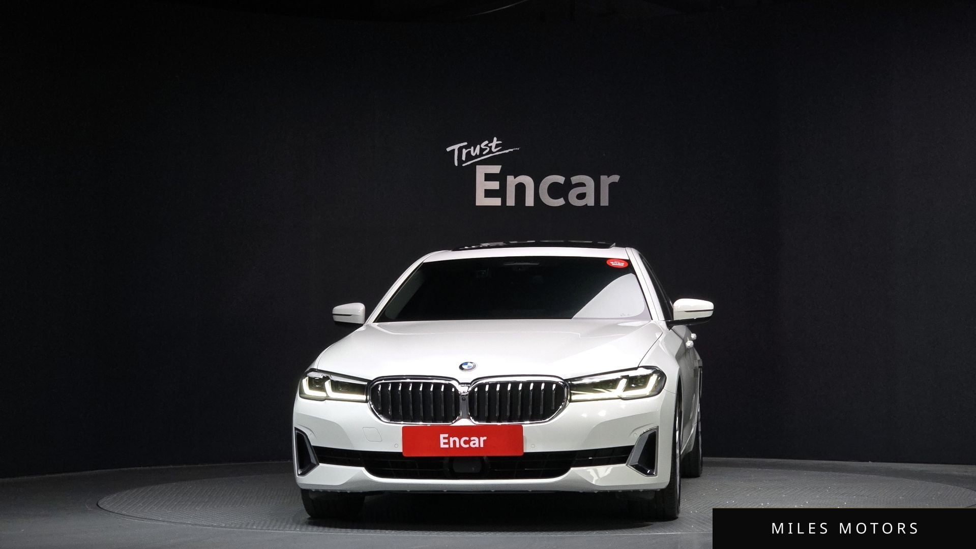 BMW 5 Series (G30) 2023 — миниатюра 3