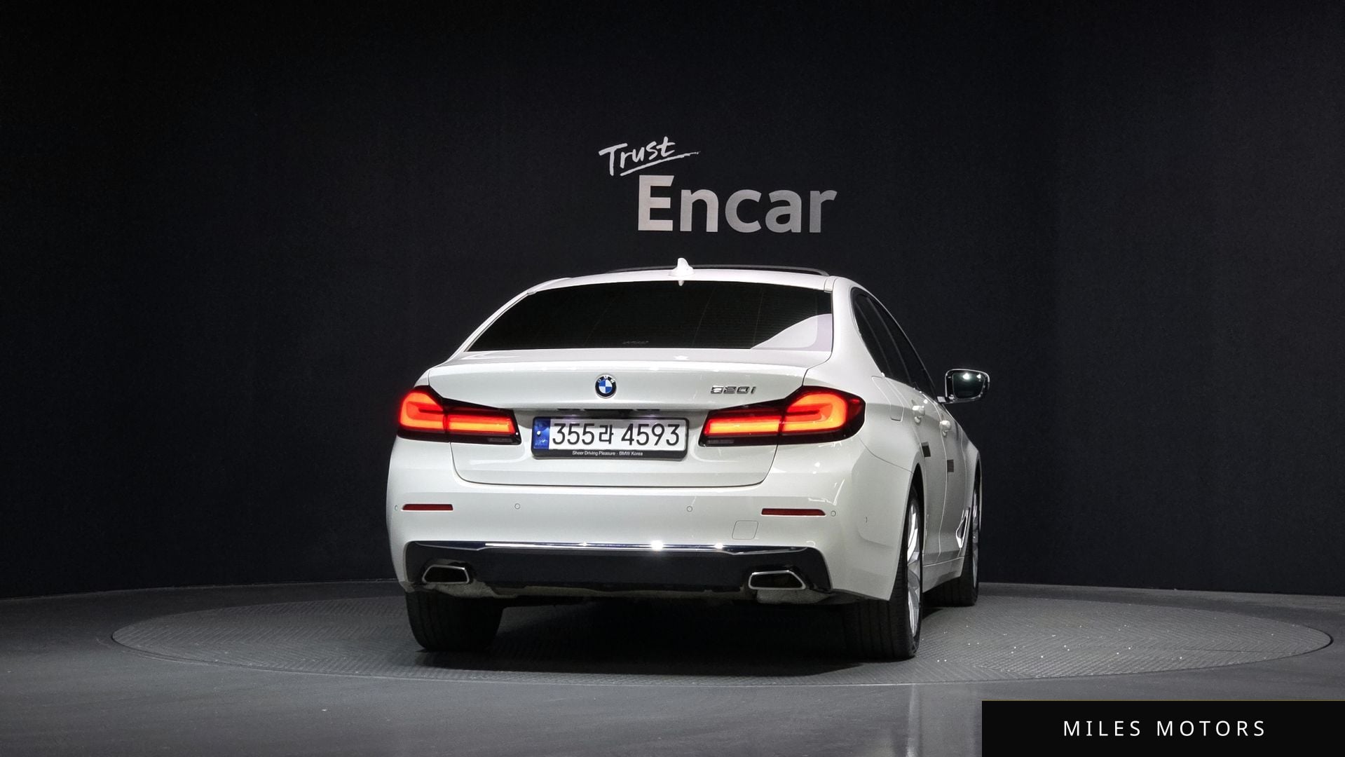 BMW 5 Series (G30) 2023 — миниатюра 4