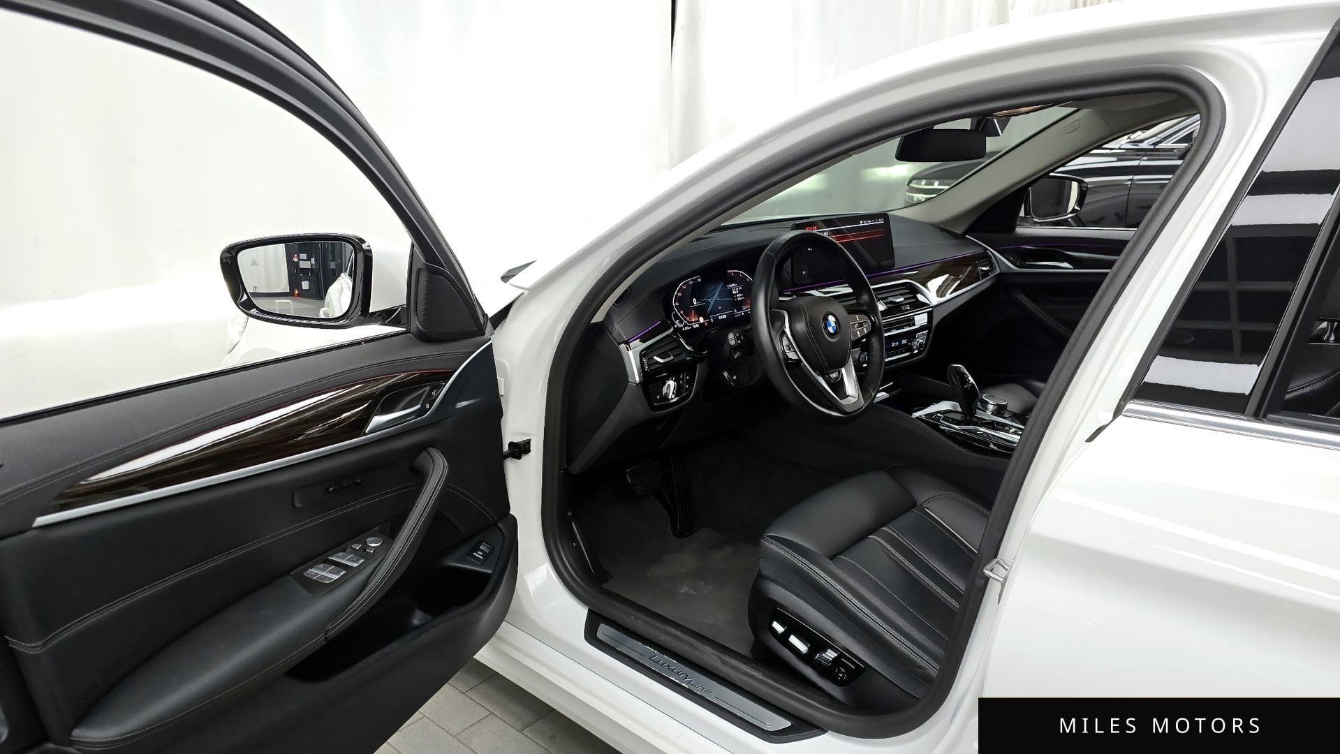 BMW 5 Series (G30) 2023 — миниатюра 10