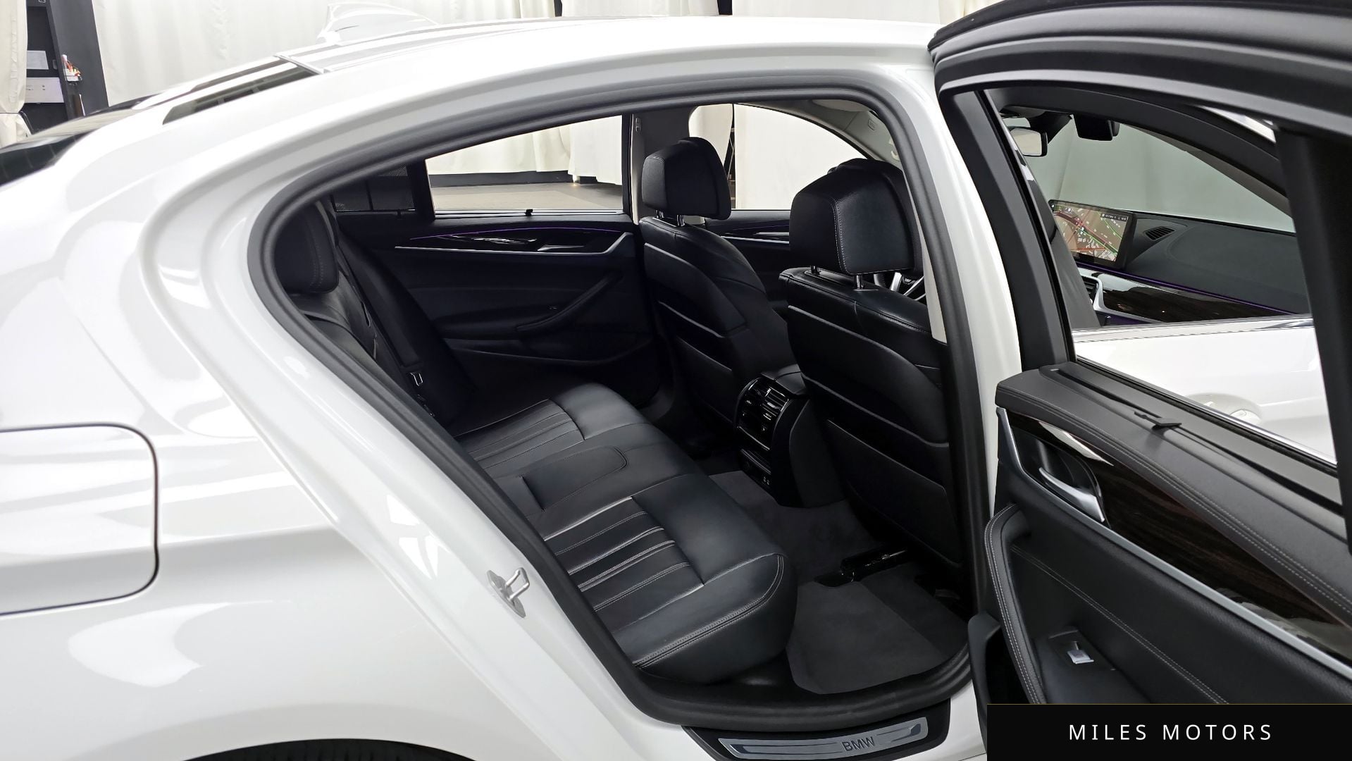 BMW 5 Series (G30) 2023 — миниатюра 12