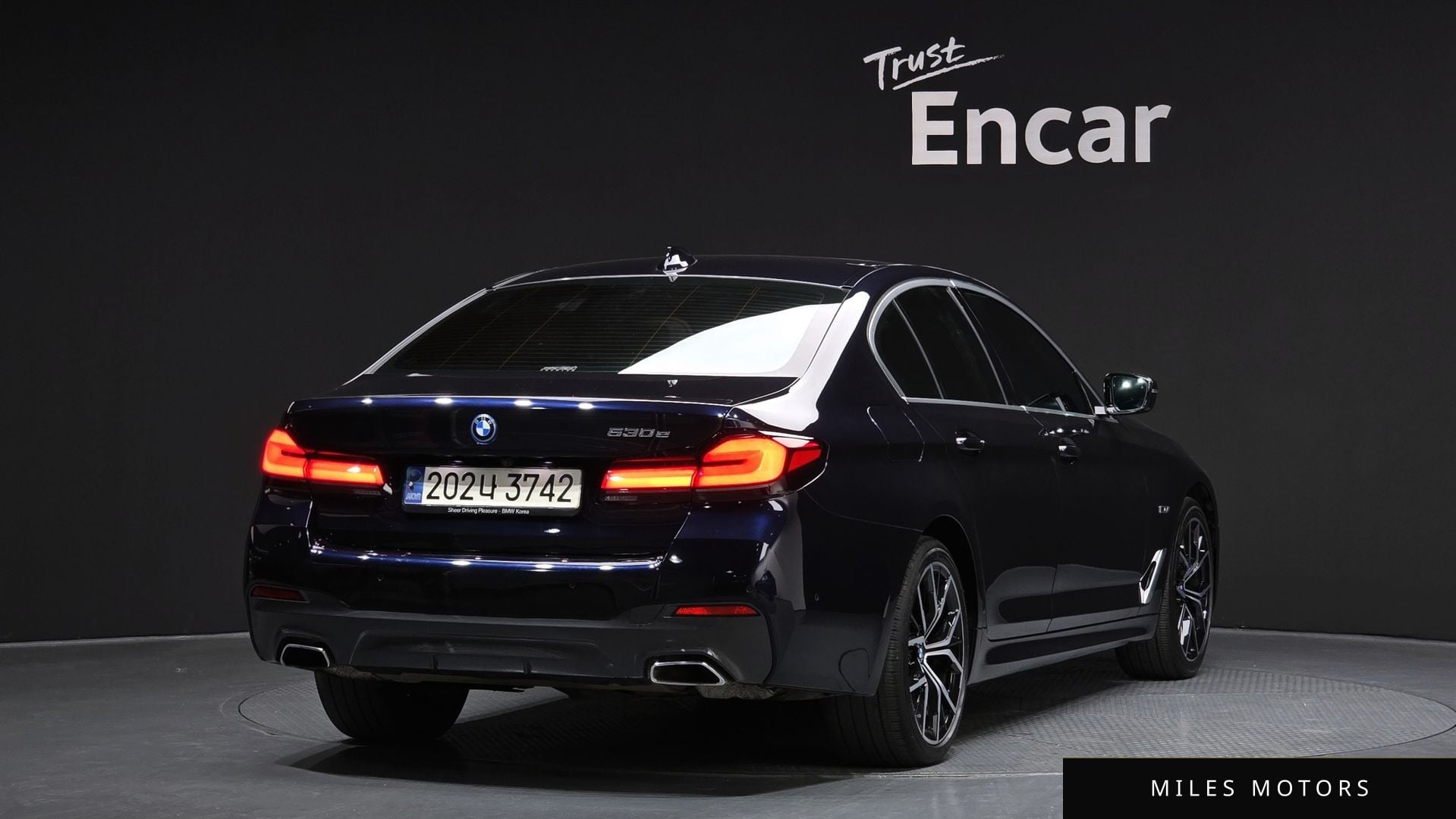 BMW 5 Series (G30) 2023 — миниатюра 2