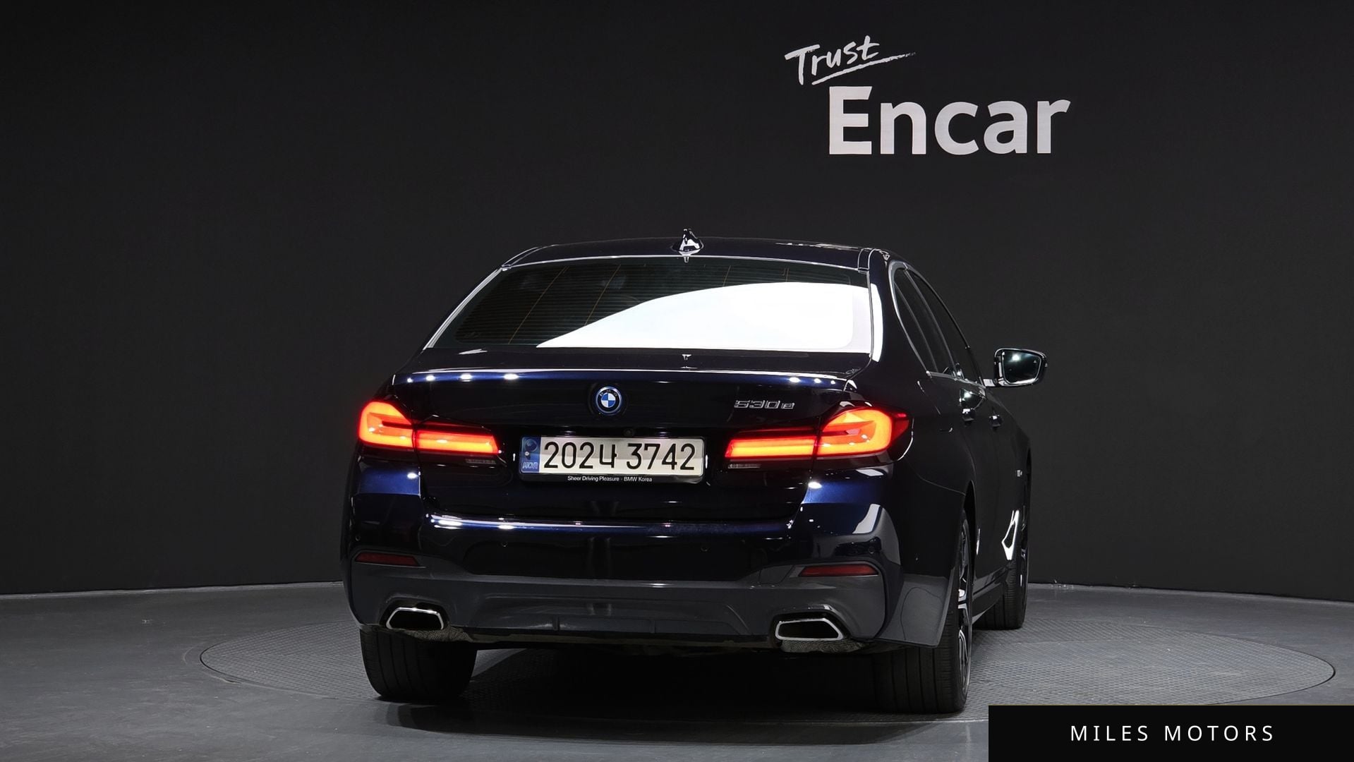 BMW 5 Series (G30) 2023 — миниатюра 4