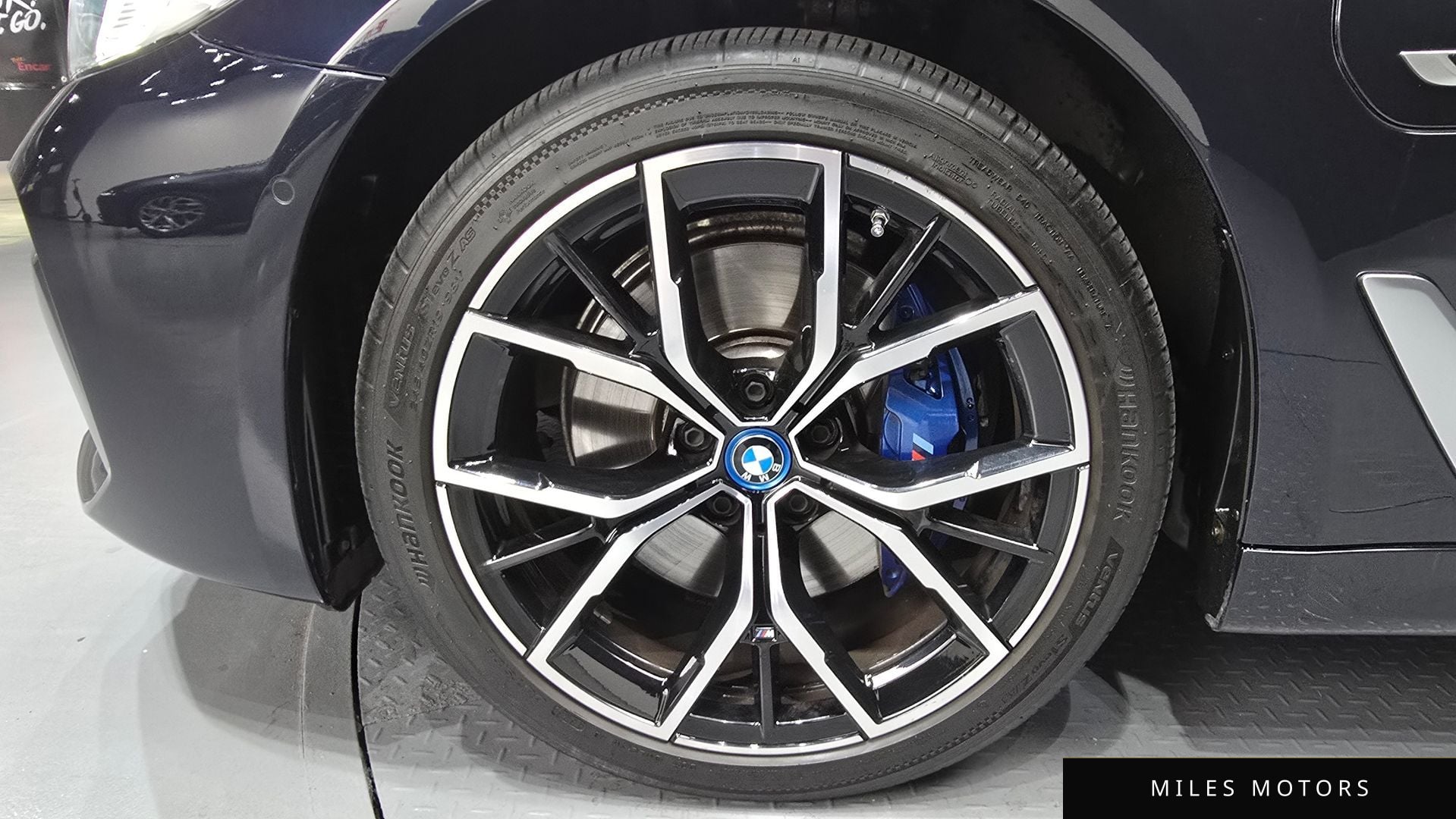 BMW 5 Series (G30) 2023 — миниатюра 5