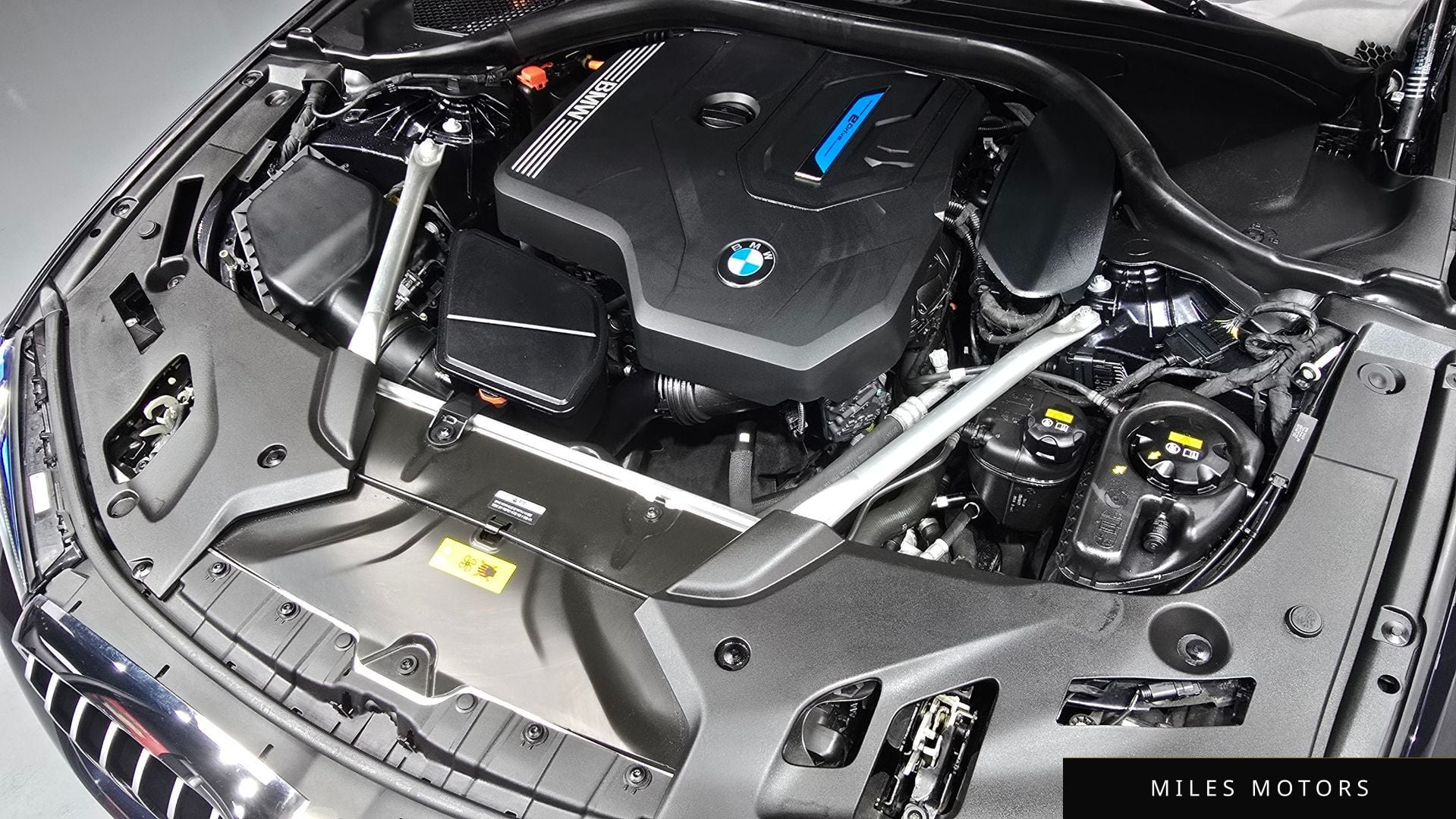 BMW 5 Series (G30) 2023 — миниатюра 6