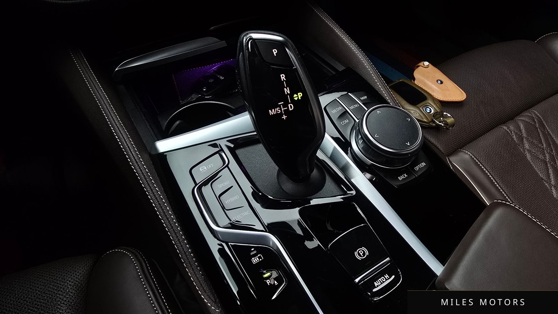 BMW 5 Series (G30) 2023 — миниатюра 9