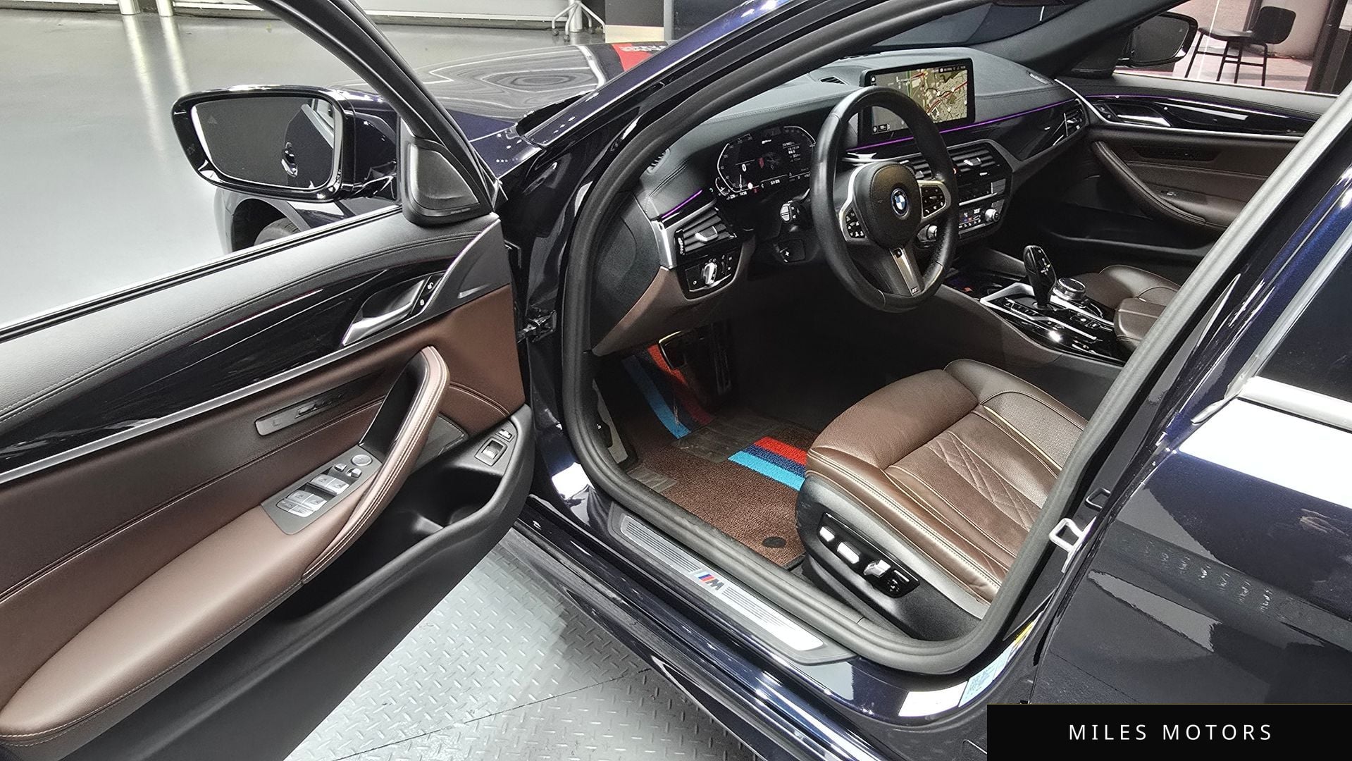 BMW 5 Series (G30) 2023 — миниатюра 11