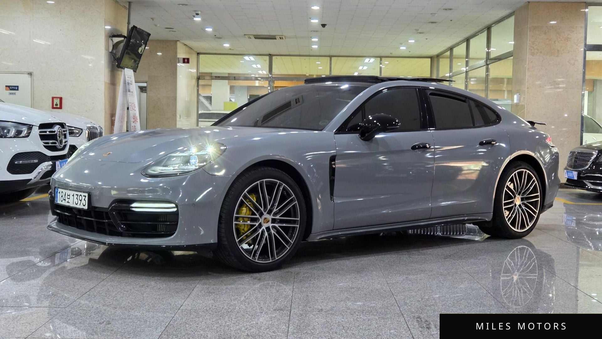 Porsche Panamera 2018 — фото 1 из 12