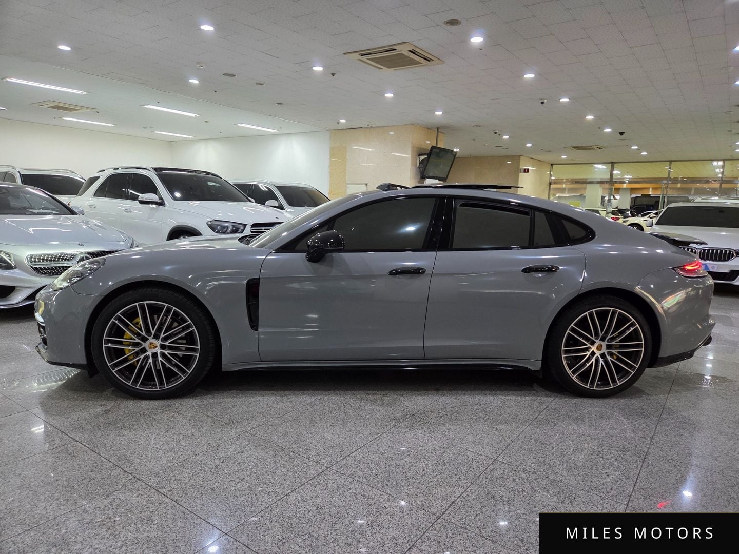 Porsche Panamera 2018 — миниатюра 3