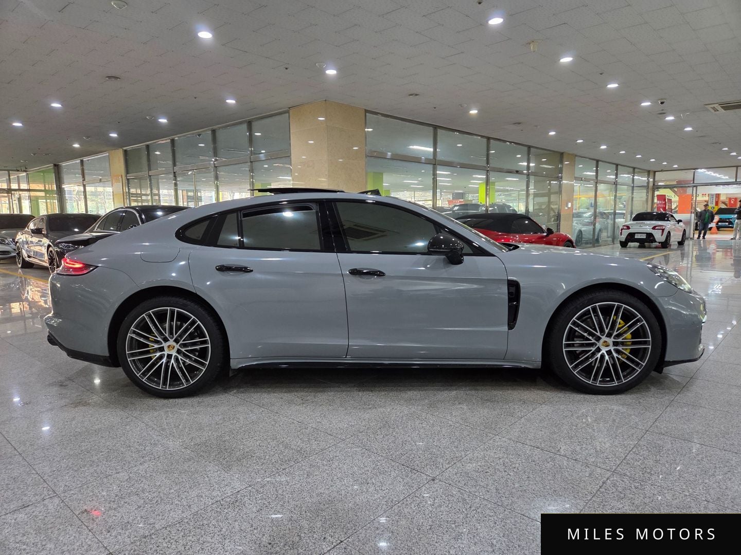 Porsche Panamera 2018 — миниатюра 5
