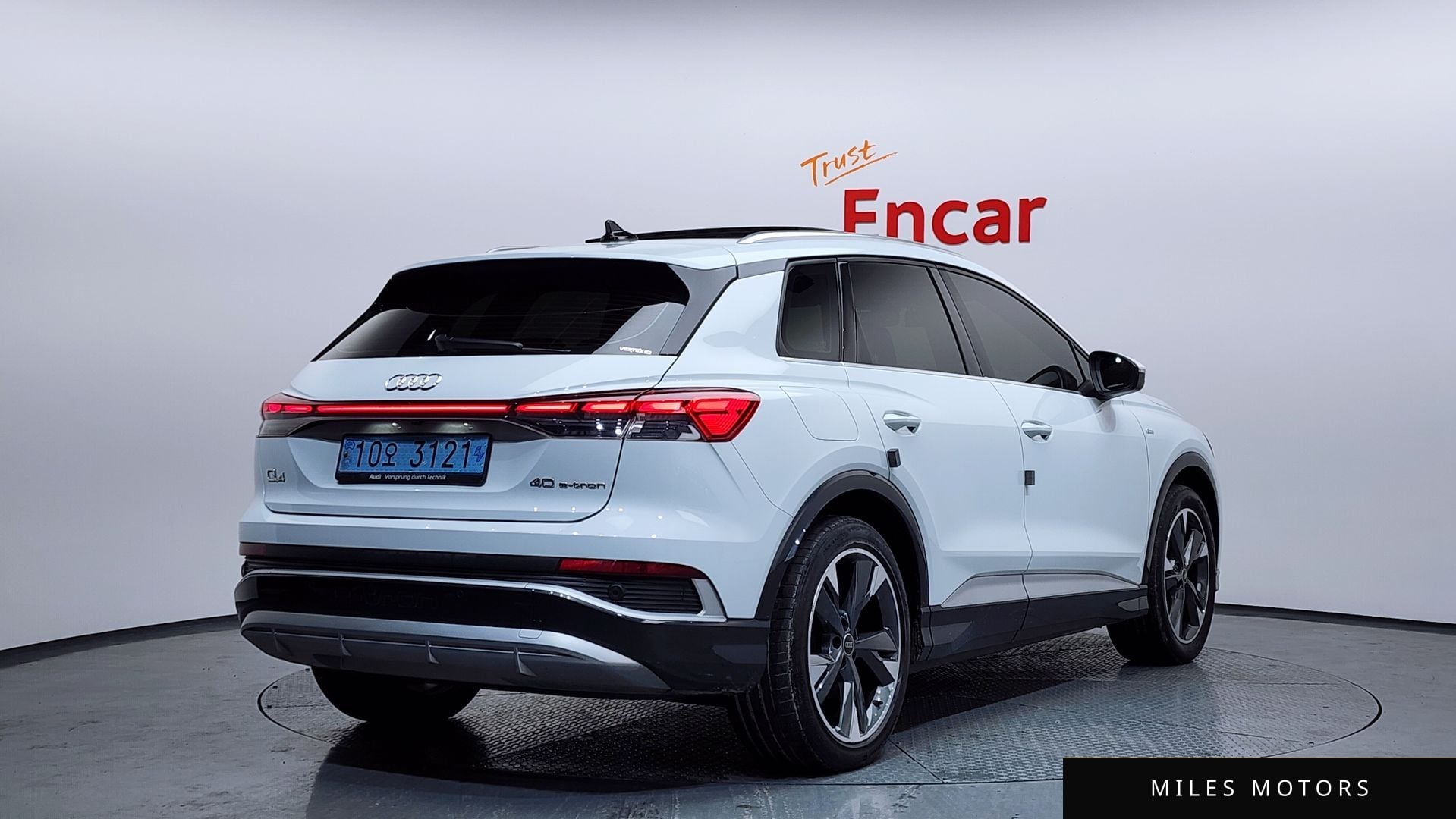 Audi Q4 e-tron 2023 — миниатюра 2