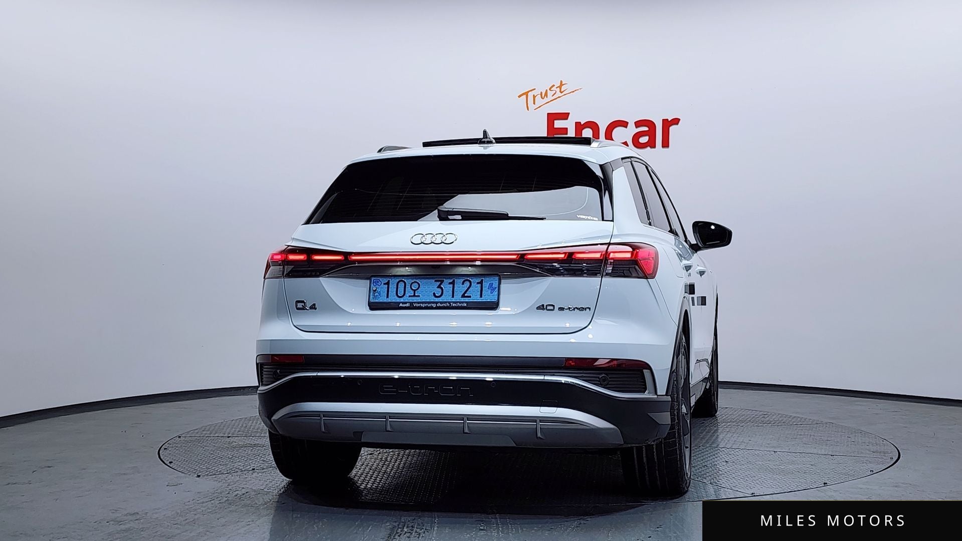 Audi Q4 e-tron 2023 — миниатюра 4