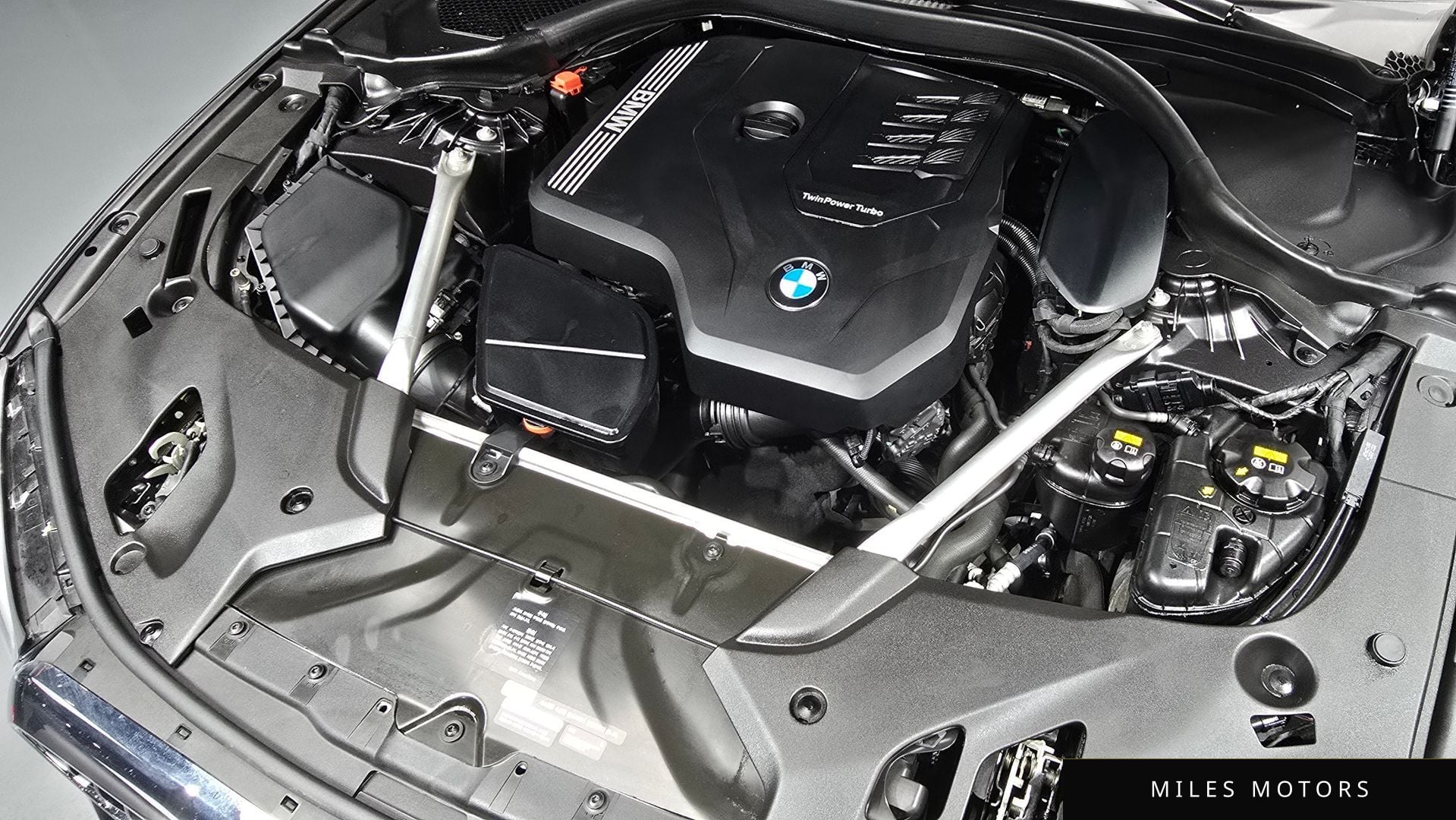 BMW 5 Series (G30) 2020 — миниатюра 6