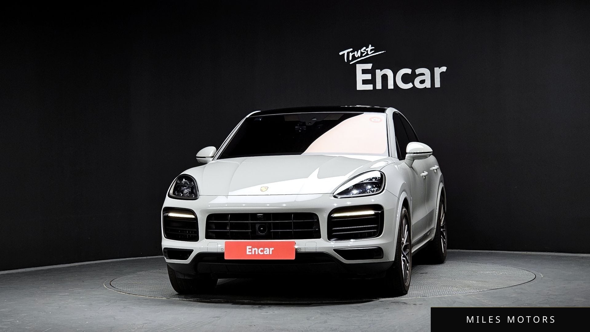 Porsche Cayenne 2023 — миниатюра 3