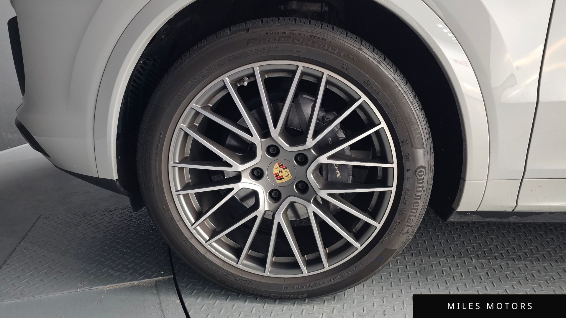Porsche Cayenne 2023 — миниатюра 5