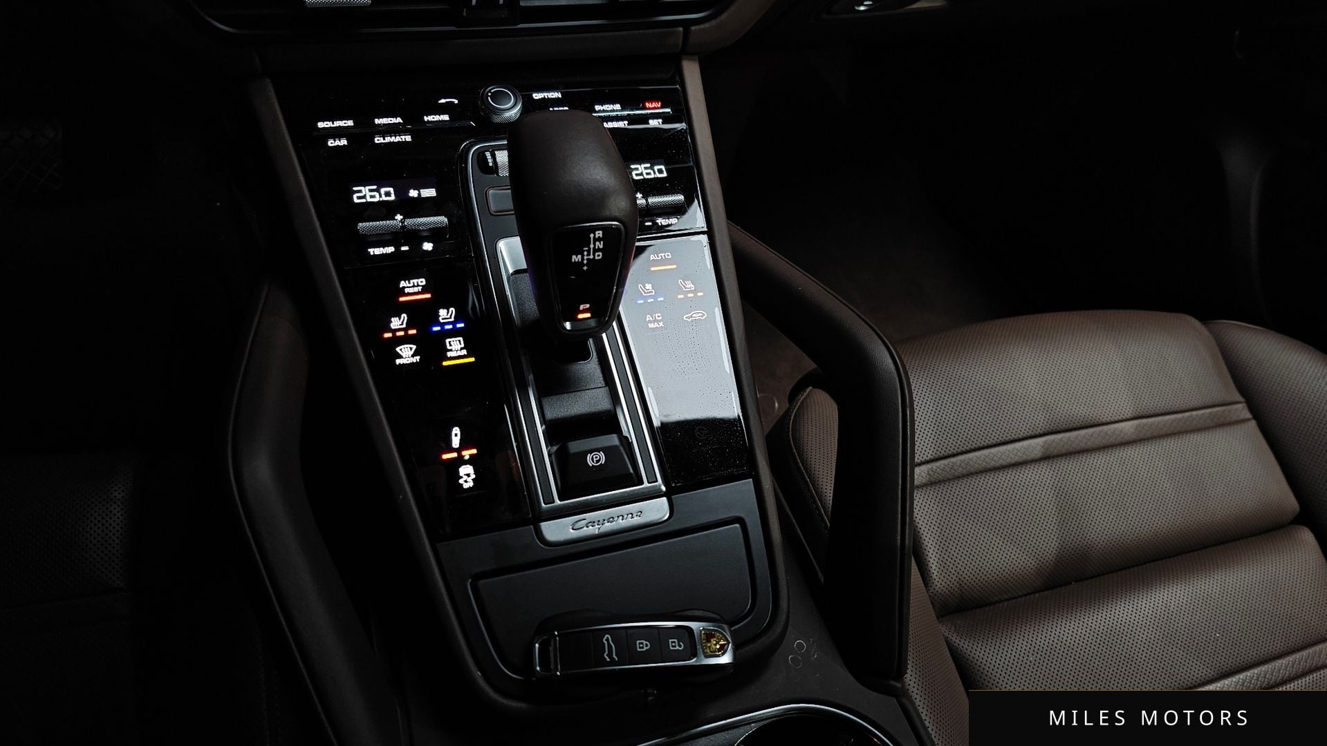 Porsche Cayenne 2023 — миниатюра 9
