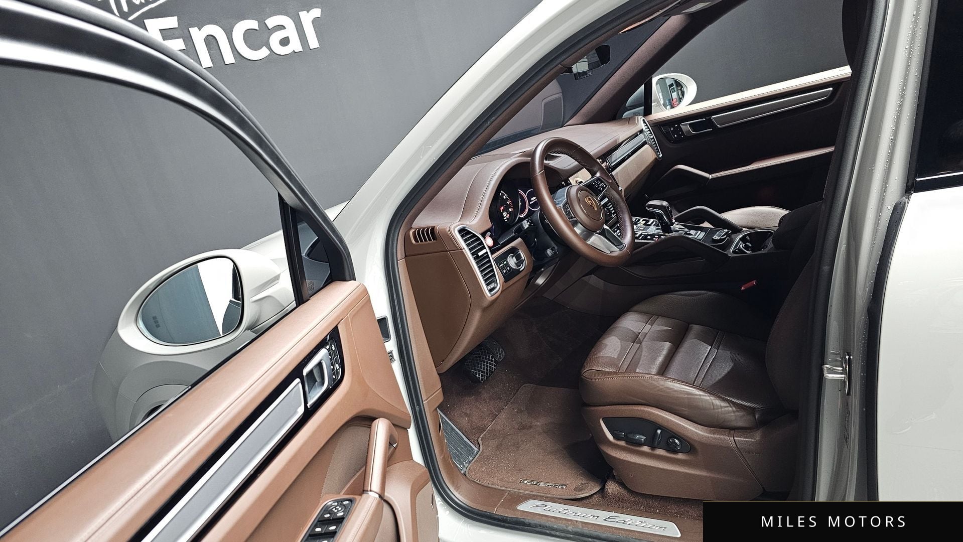 Porsche Cayenne 2023 — миниатюра 10