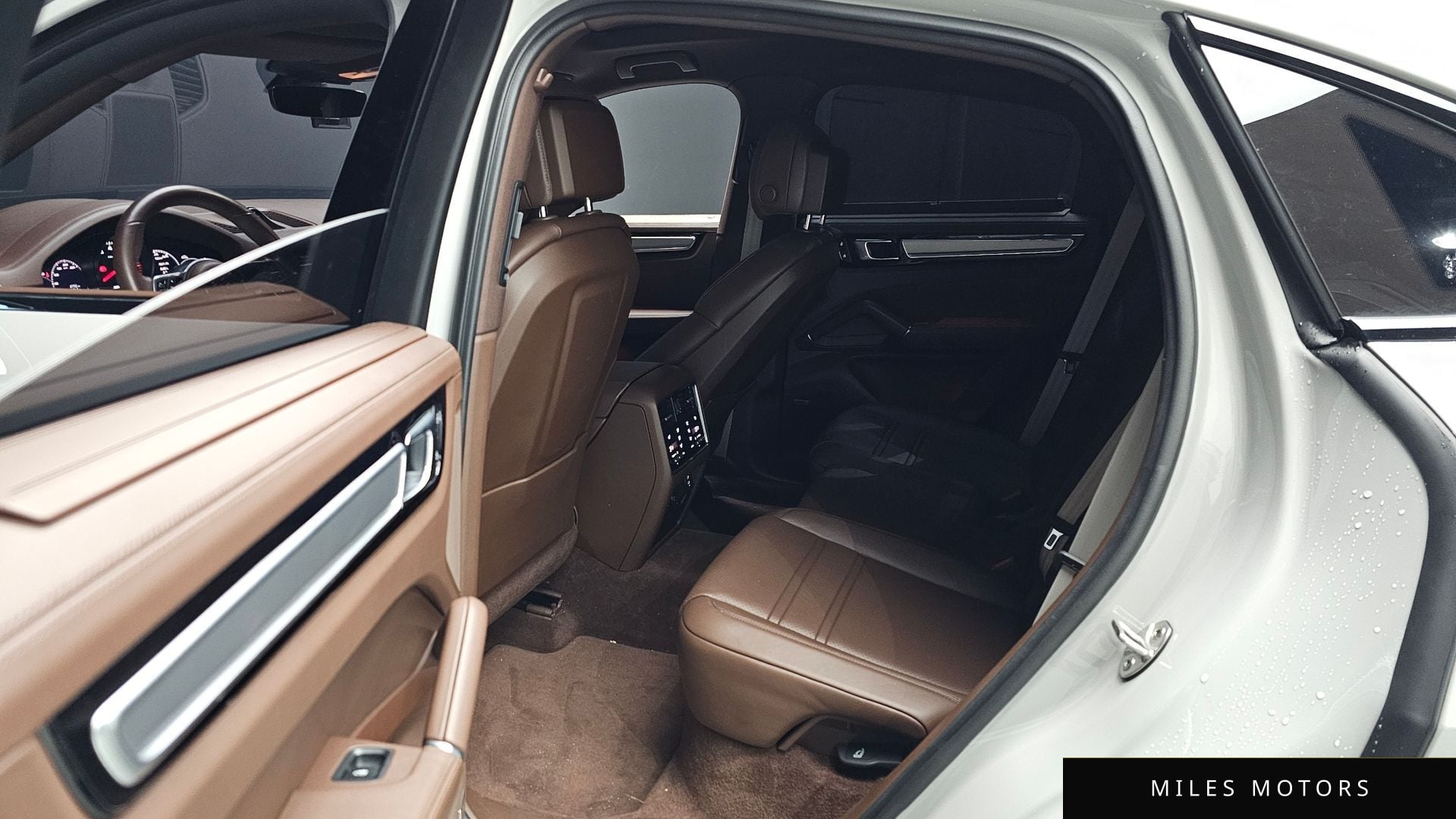 Porsche Cayenne 2023 — миниатюра 11