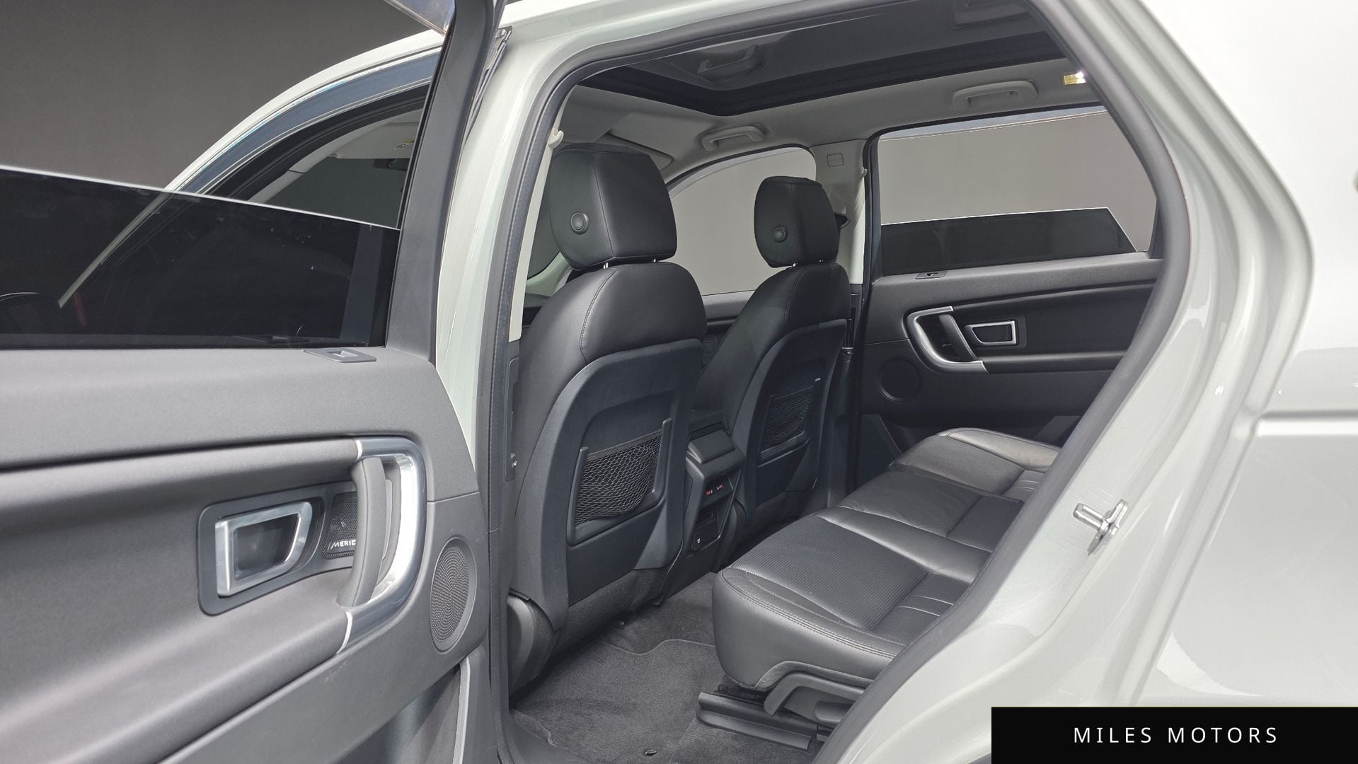 Land Rover Discovery Sport 2019 — миниатюра 17