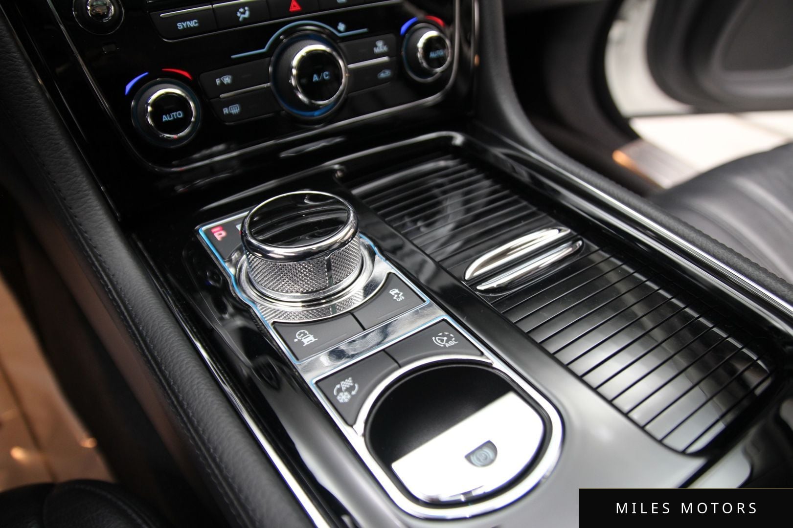 Jaguar All New XJ 2016 — миниатюра 10