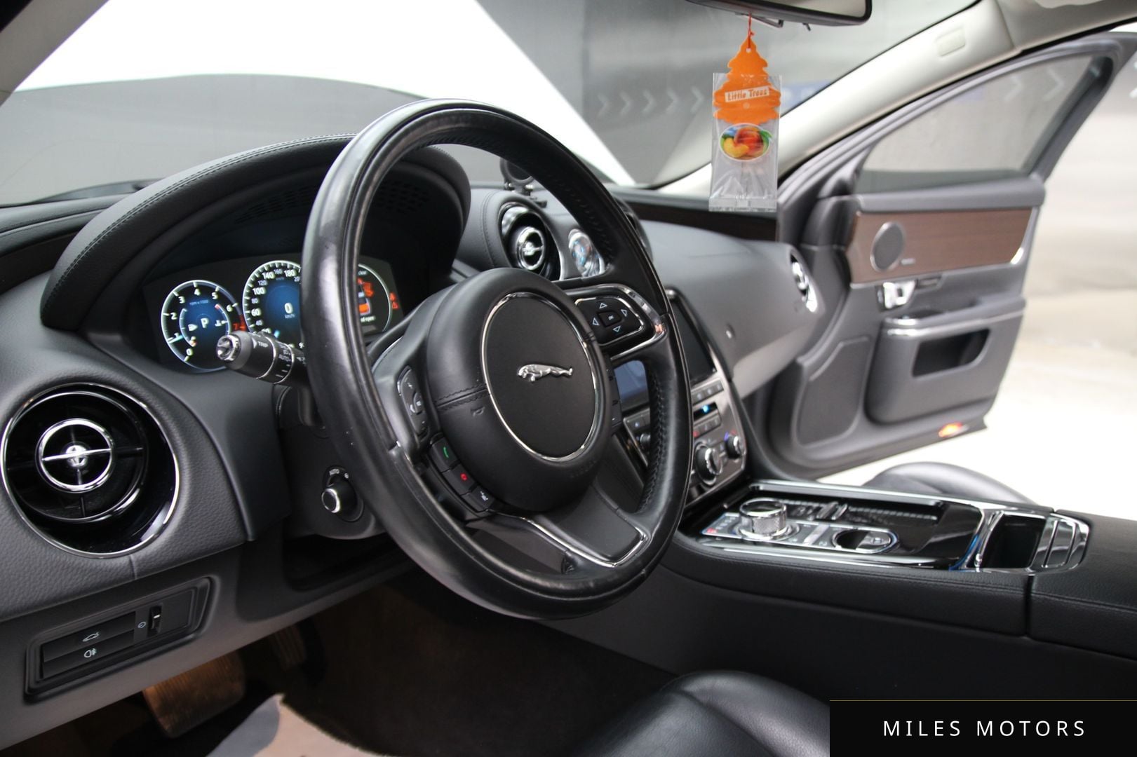 Jaguar All New XJ 2016 — миниатюра 11