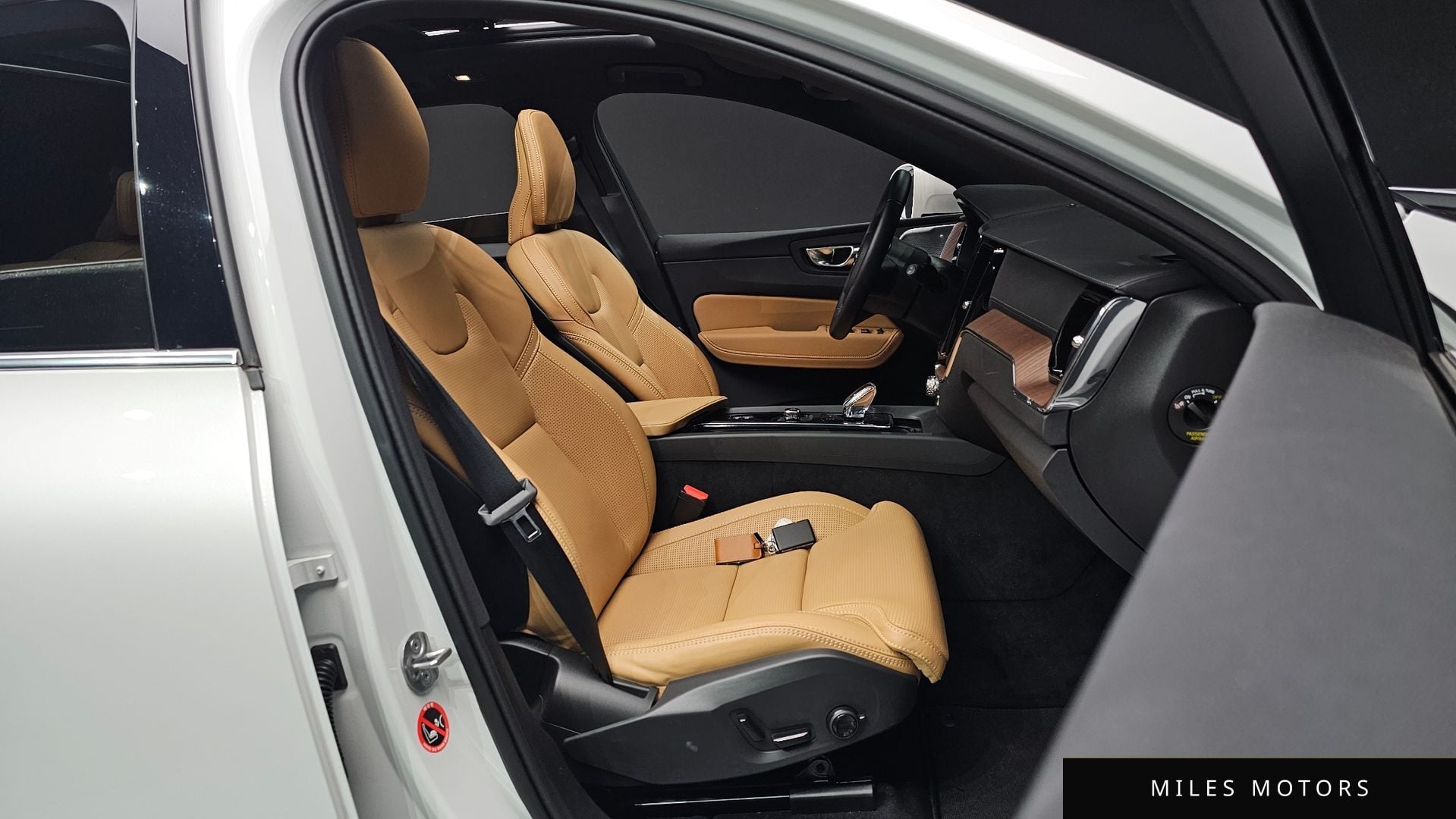 Volvo XC60 2024 — миниатюра 10