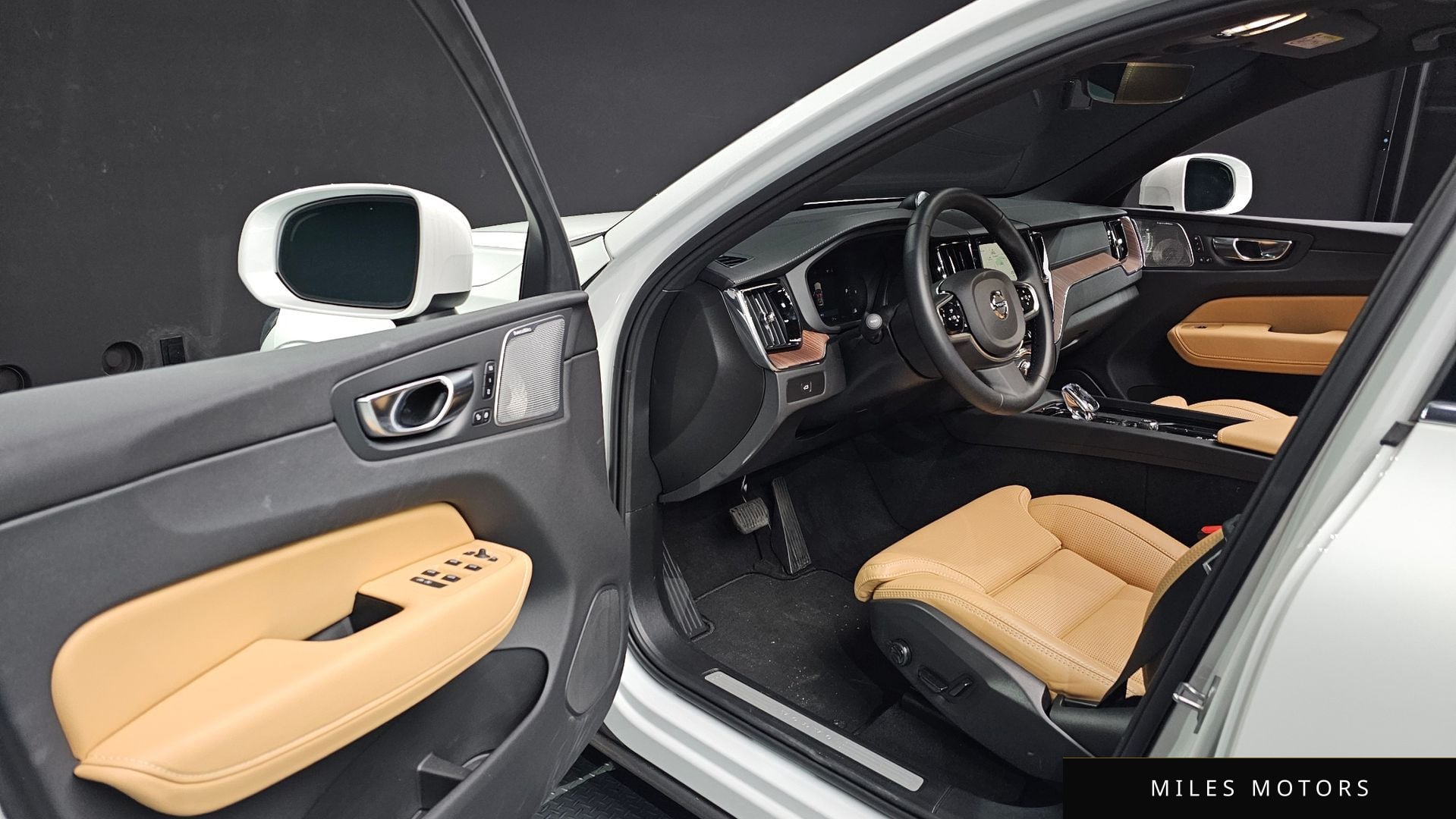 Volvo XC60 2024 — миниатюра 11