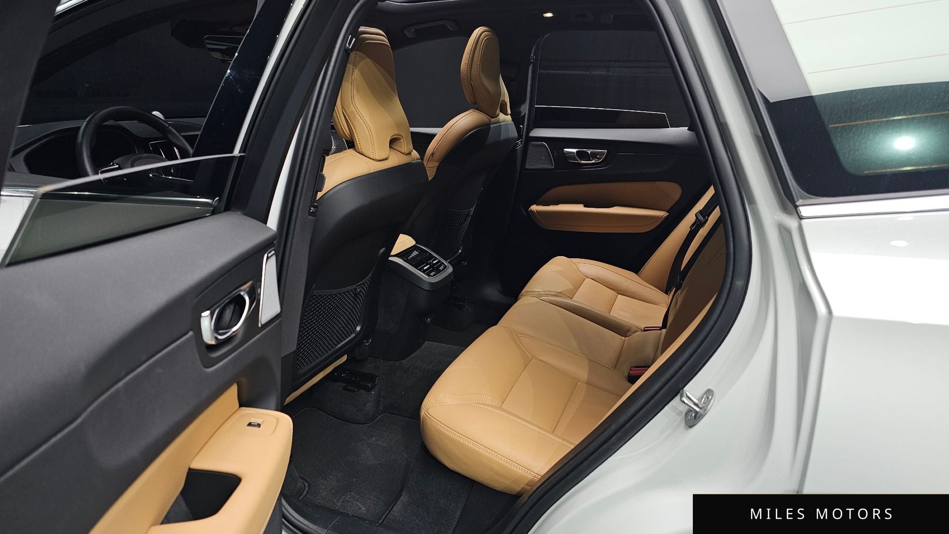Volvo XC60 2024 — миниатюра 12