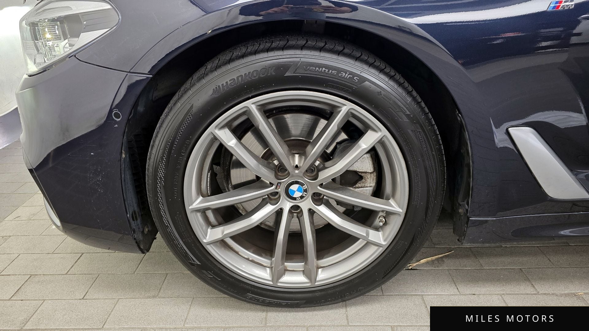BMW 5 Series (G30) 2020 — миниатюра 5