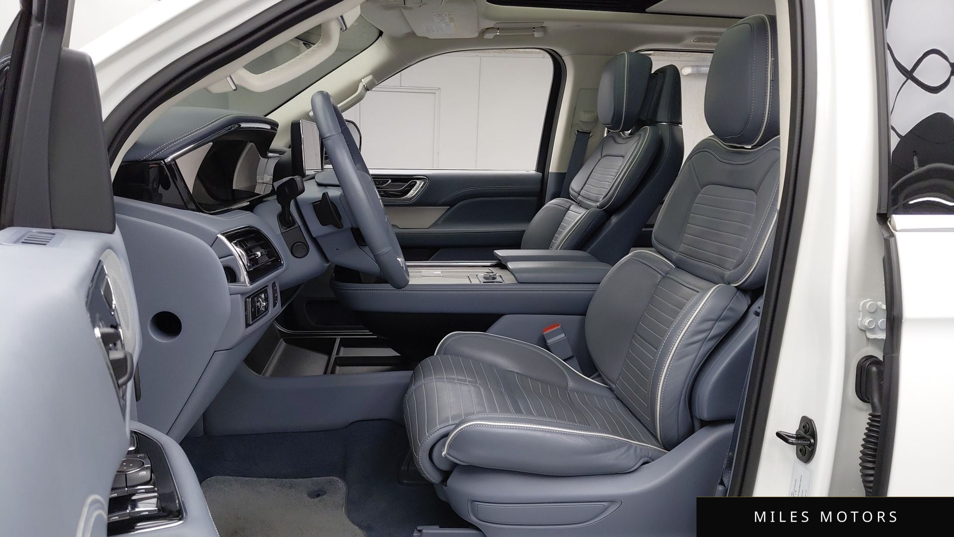 Lincoln Navigator 2023 — миниатюра 6