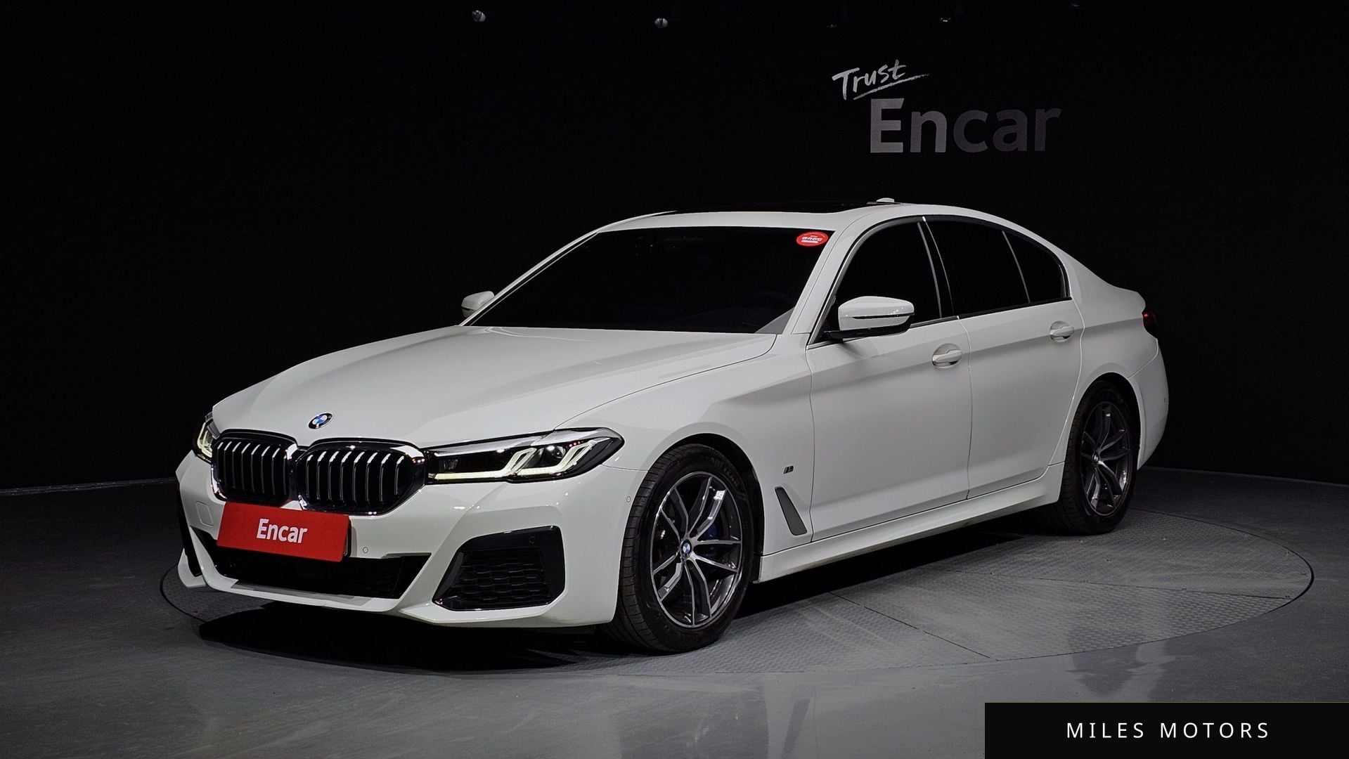 BMW 5 Series (G30) 2022 — фото 1 из 12