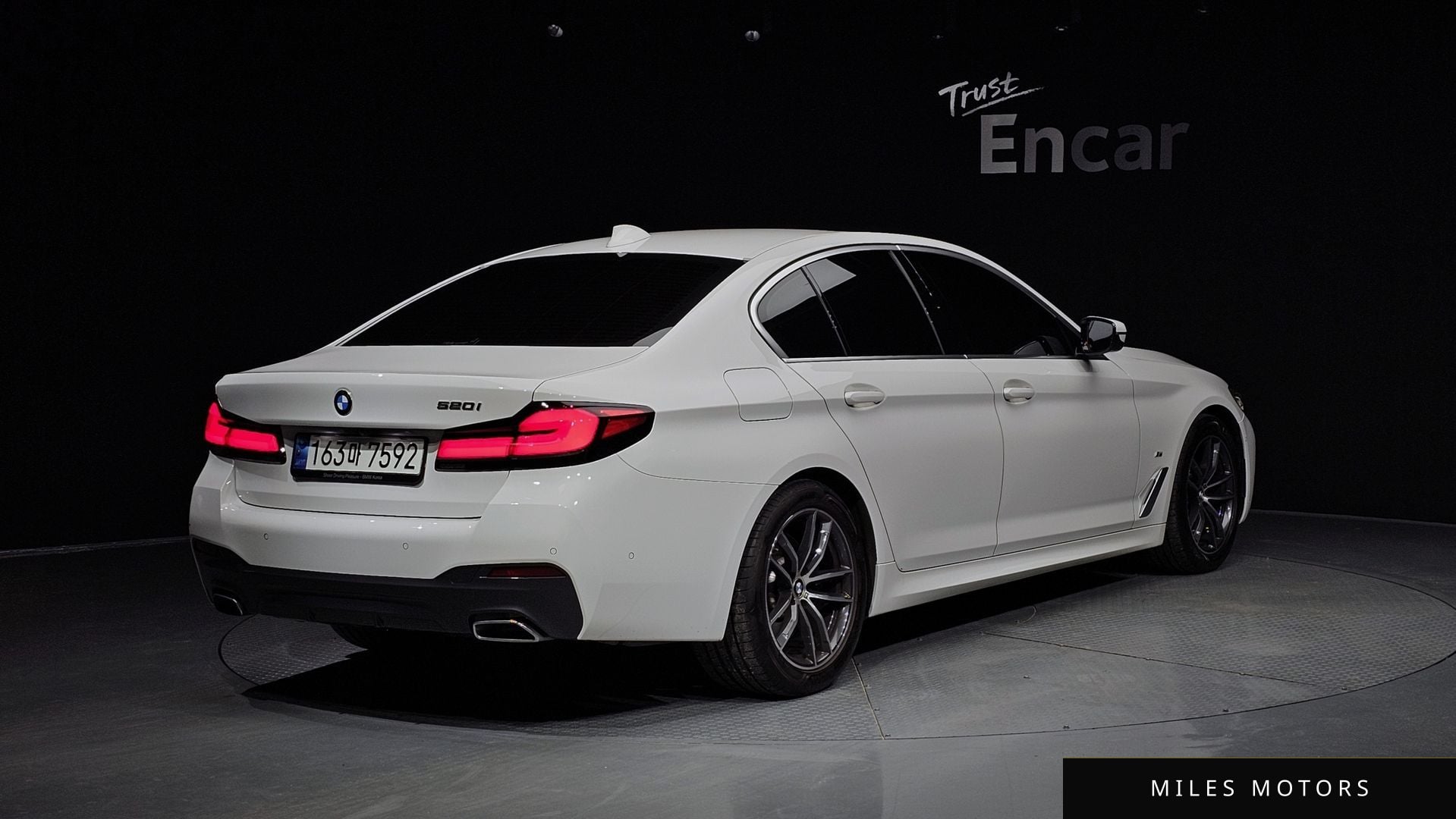 BMW 5 Series (G30) 2022 — миниатюра 2