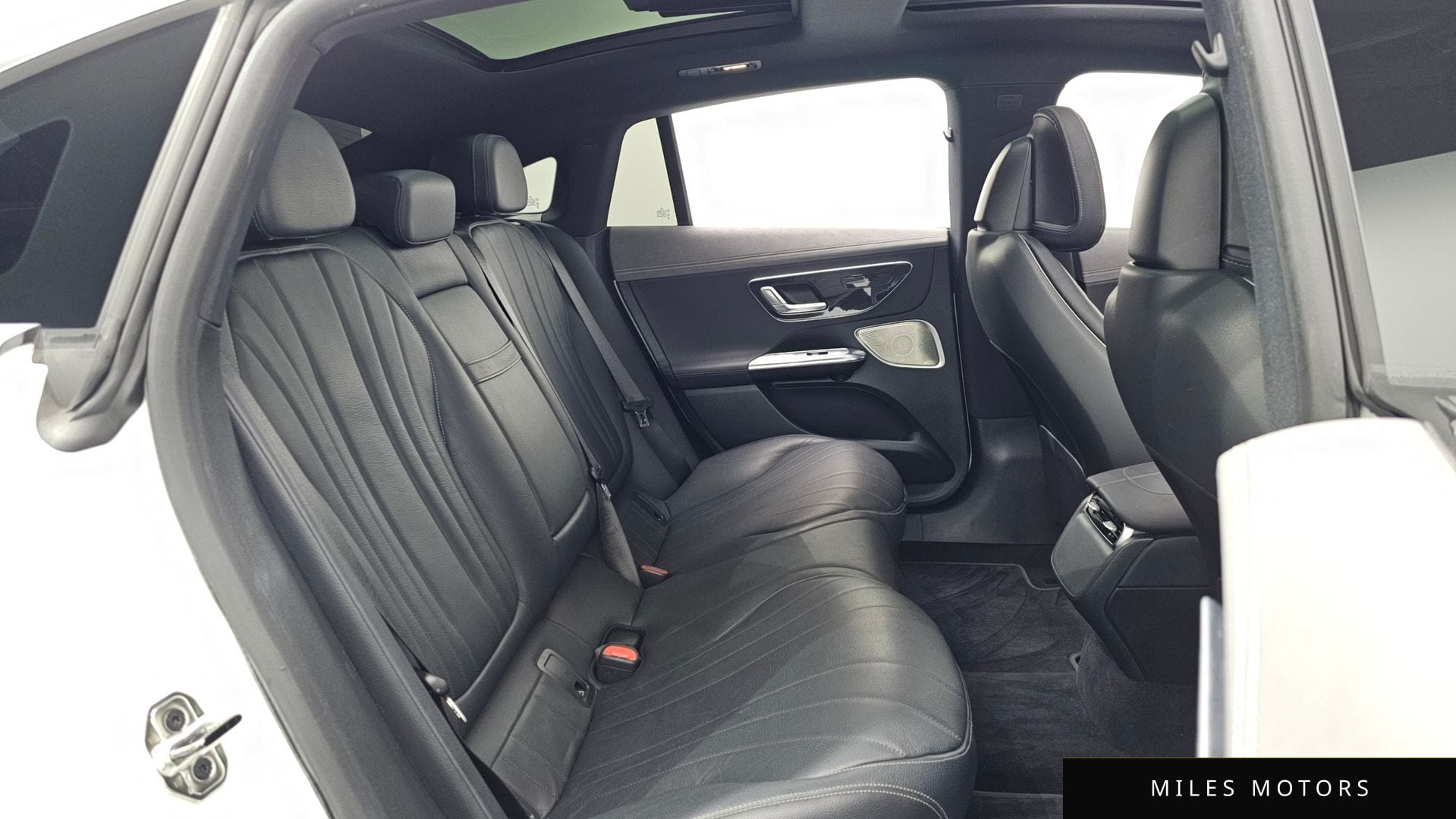Mercedes-Benz EQE V295 2023 — миниатюра 12