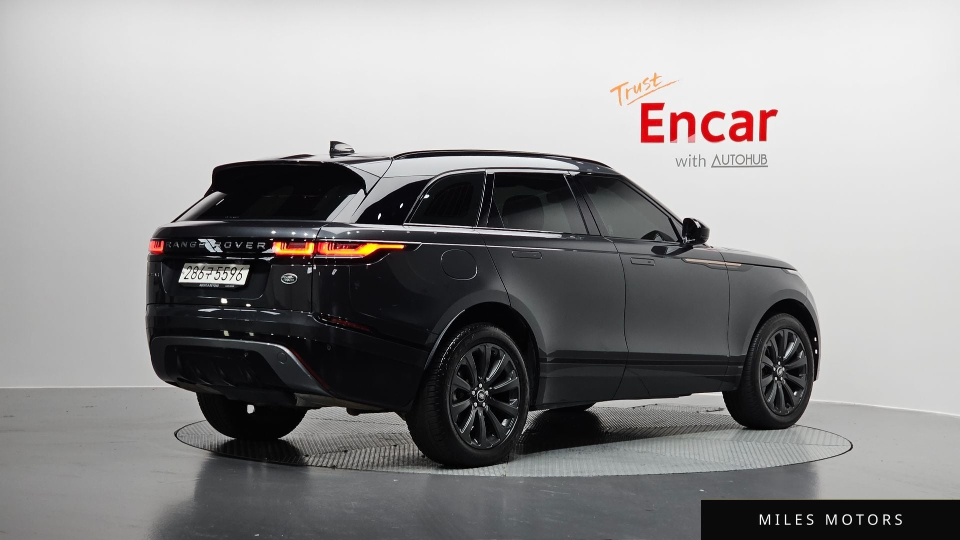 Land Rover Range Rover Velar 2023 — миниатюра 2
