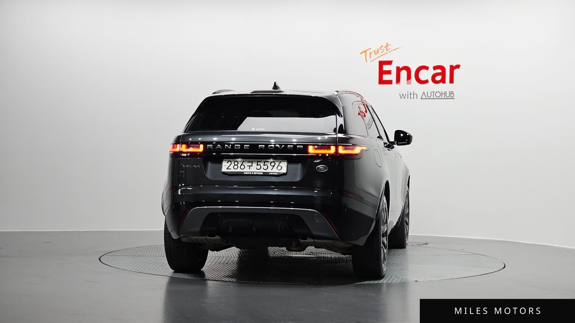 Land Rover Range Rover Velar 2023 — миниатюра 4
