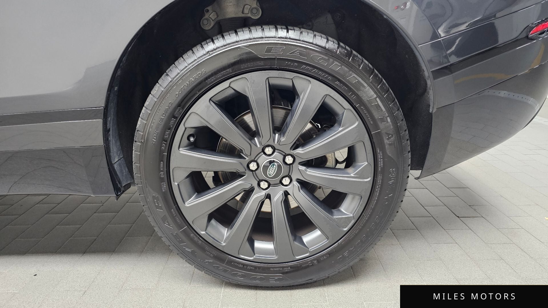Land Rover Range Rover Velar 2023 — миниатюра 5