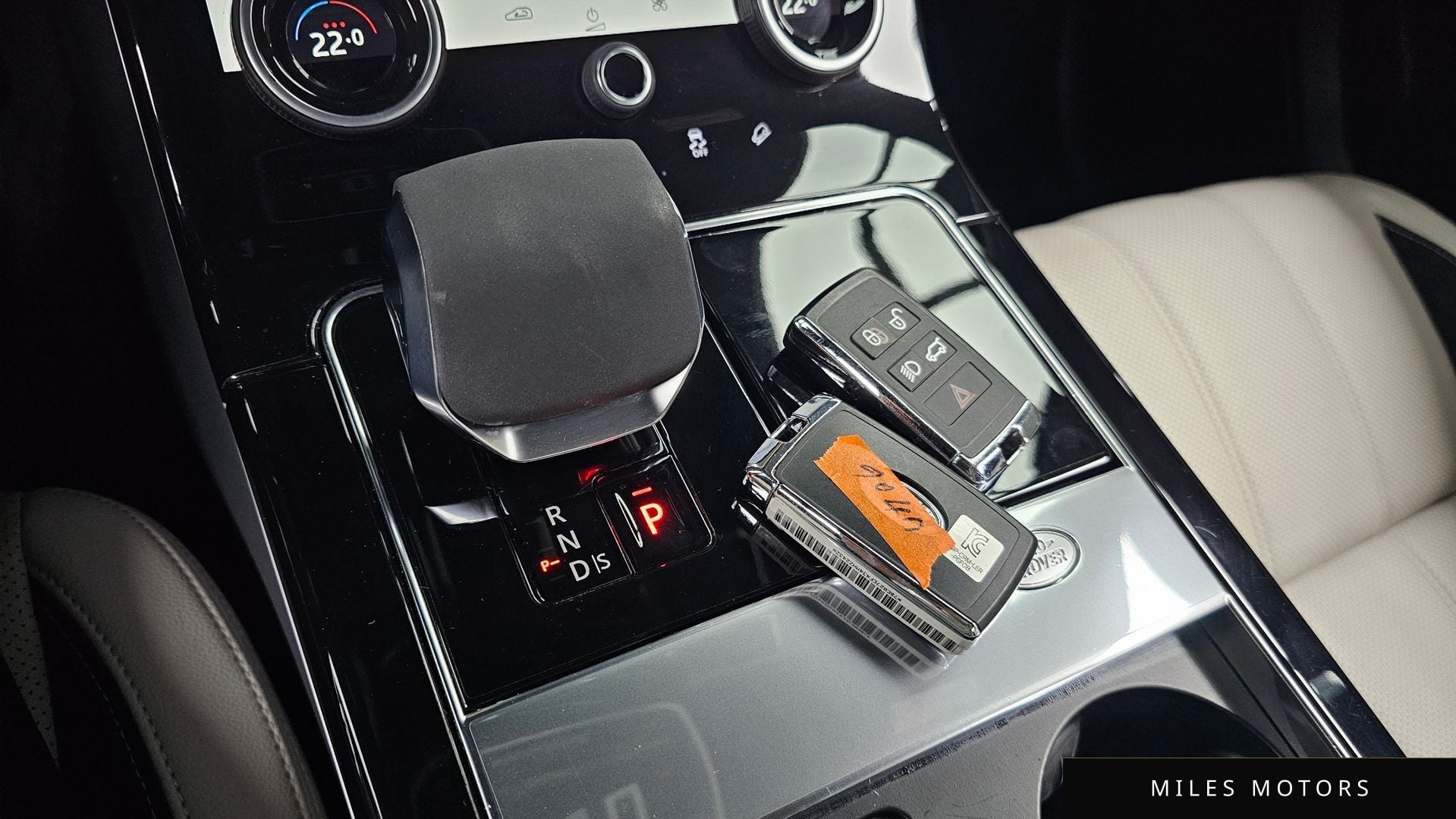 Land Rover Range Rover Velar 2023 — миниатюра 9