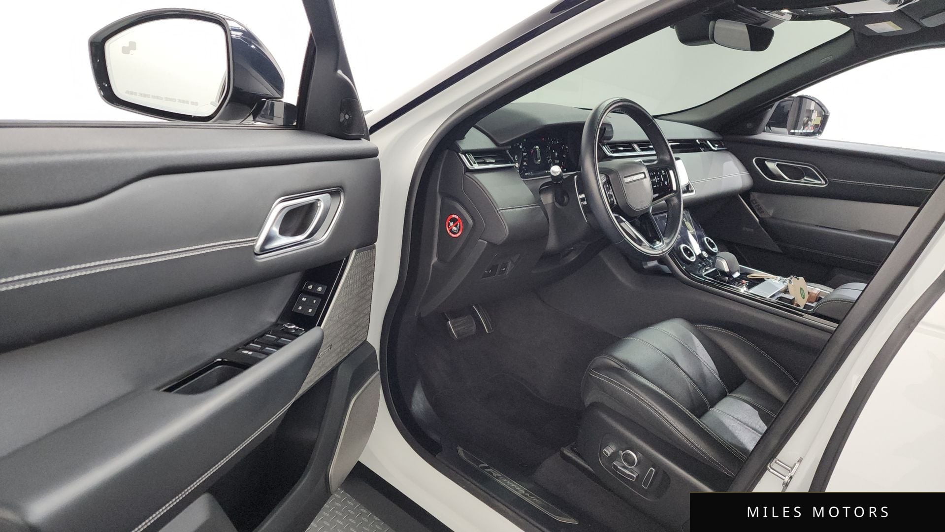 Land Rover Range Rover Velar 2022 — миниатюра 10