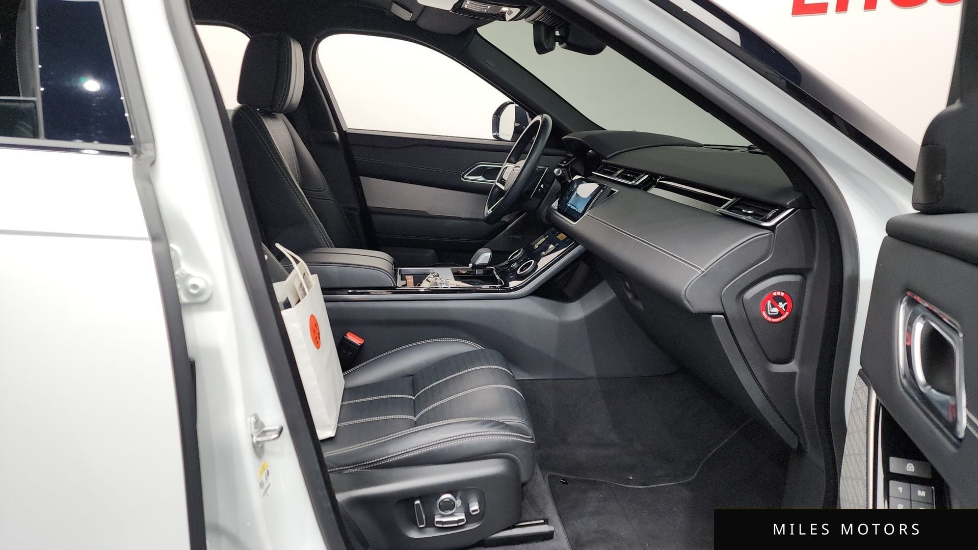 Land Rover Range Rover Velar 2022 — миниатюра 11