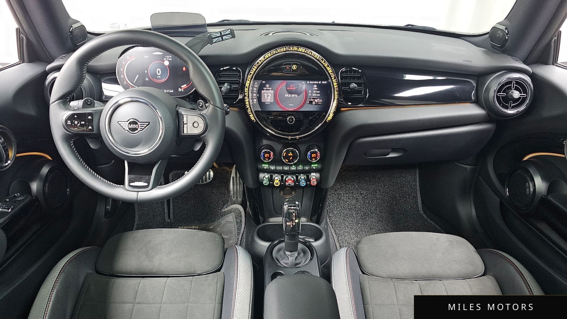 MINI Cooper S 2023 — миниатюра 7