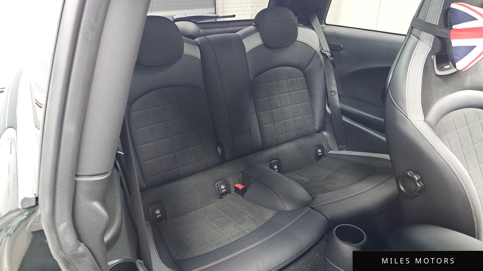 MINI Cooper S 2023 — миниатюра 12