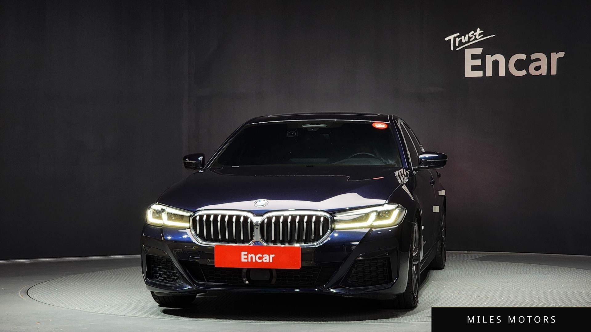 BMW 5 Series (G30) 2023 — миниатюра 3