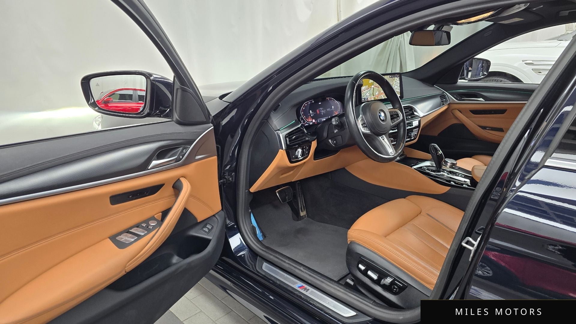 BMW 5 Series (G30) 2023 — миниатюра 10