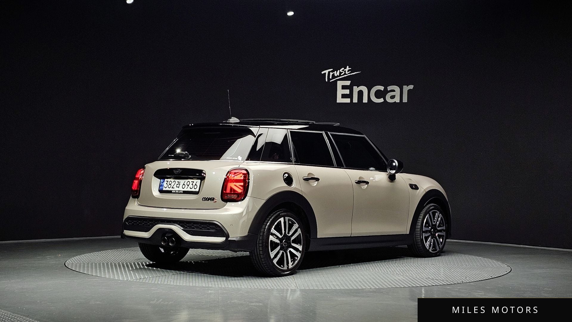 MINI 쿠퍼 S 2024 — миниатюра 2