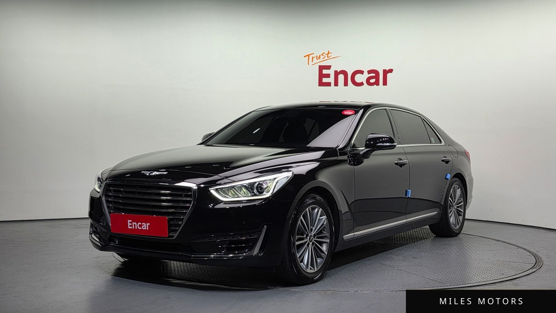 Genesis EQ900 2018 — фото 1 из 12