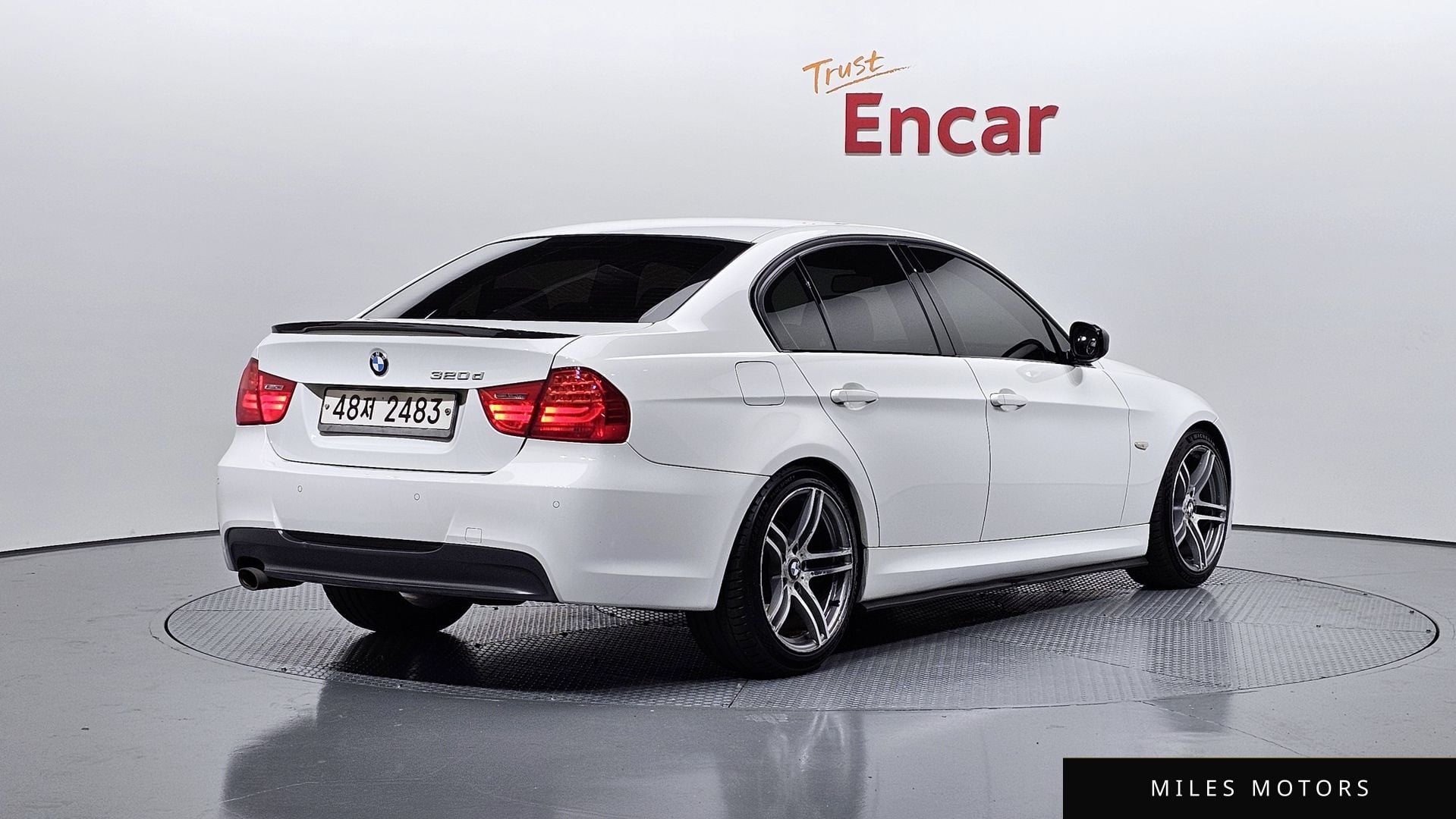 BMW 3 Series (E90) 2011 — миниатюра 2