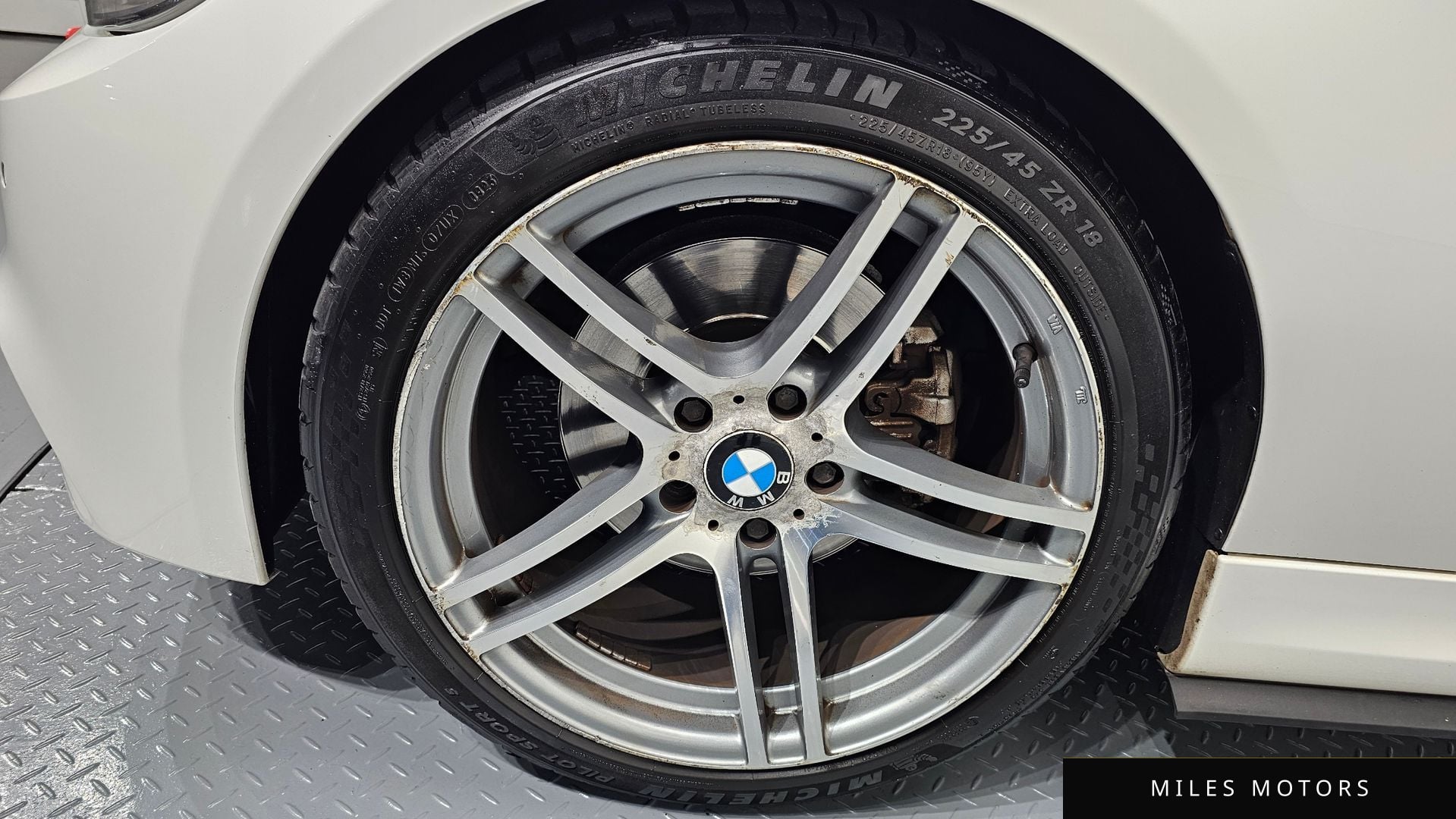 BMW 3 Series (E90) 2011 — миниатюра 5